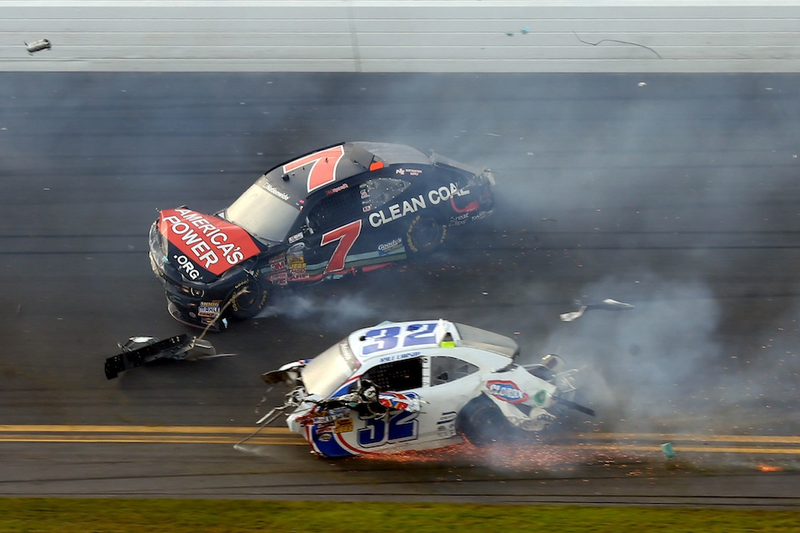 Illustration for article titled A Collection Of Photos From NASCAR's Wild Day At Daytona